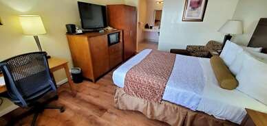 Best Western Plus Northwoods Inn Room Type - Accessible - 1 Queen, Mobility Accessible, Communication Assistance, Roll In Shower, Non-Smoking, Fu Best Western Plus Northwoods Inn Room Type - Accessible - 1 Queen, Mobility Accessible, Communication Assistance, Roll In Shower, Non-Smoking, Fu