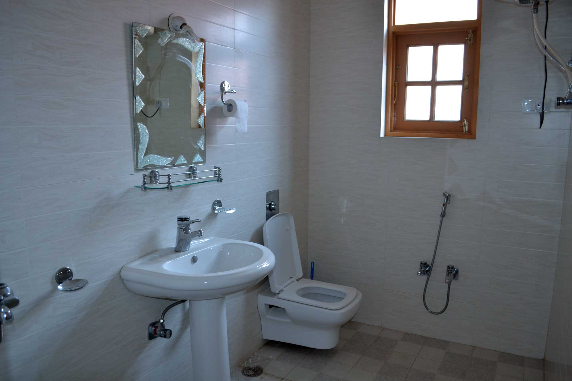 Hotel Al Azrah, Rajbagh Srinagar - Tap to explore photos