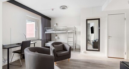 Best Western Hotel Tranas Statt Room Type - 1 Queen And 1 Single, Non-Smoking, High Speed Internet Access, Mini Bar, Third Bed Is A Single Bed, Best Western Hotel Tranas Statt Room Type - 1 Queen And 1 Single, Non-Smoking, High Speed Internet Access, Mini Bar, Third Bed Is A Single Bed,