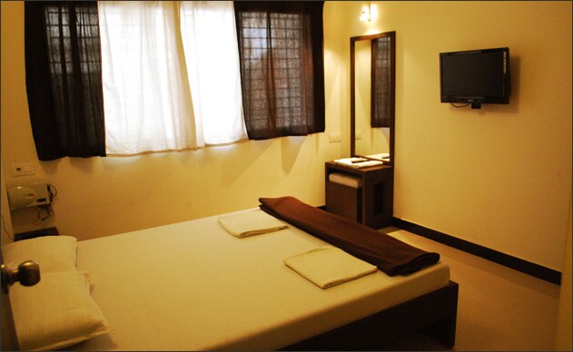 Maduraa Serviced Apartment - Tap to explore photos