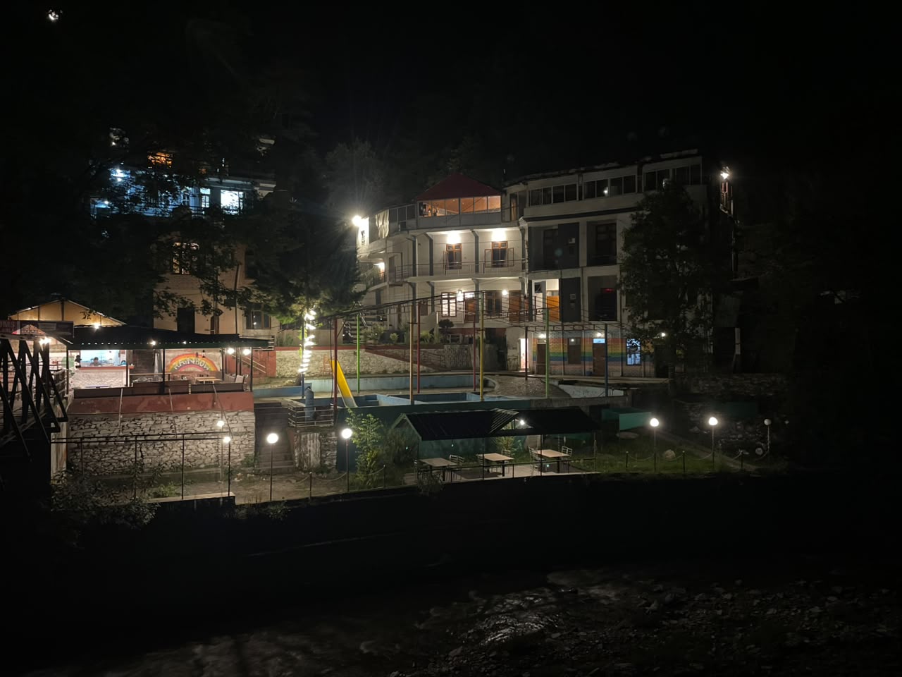 D' Oasis Hotel & Resort Sadhupul - Tap to explore photos