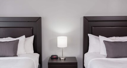 Baymont by Wyndham Glenview Room Type - 2 Double Beds, Non-Smoking