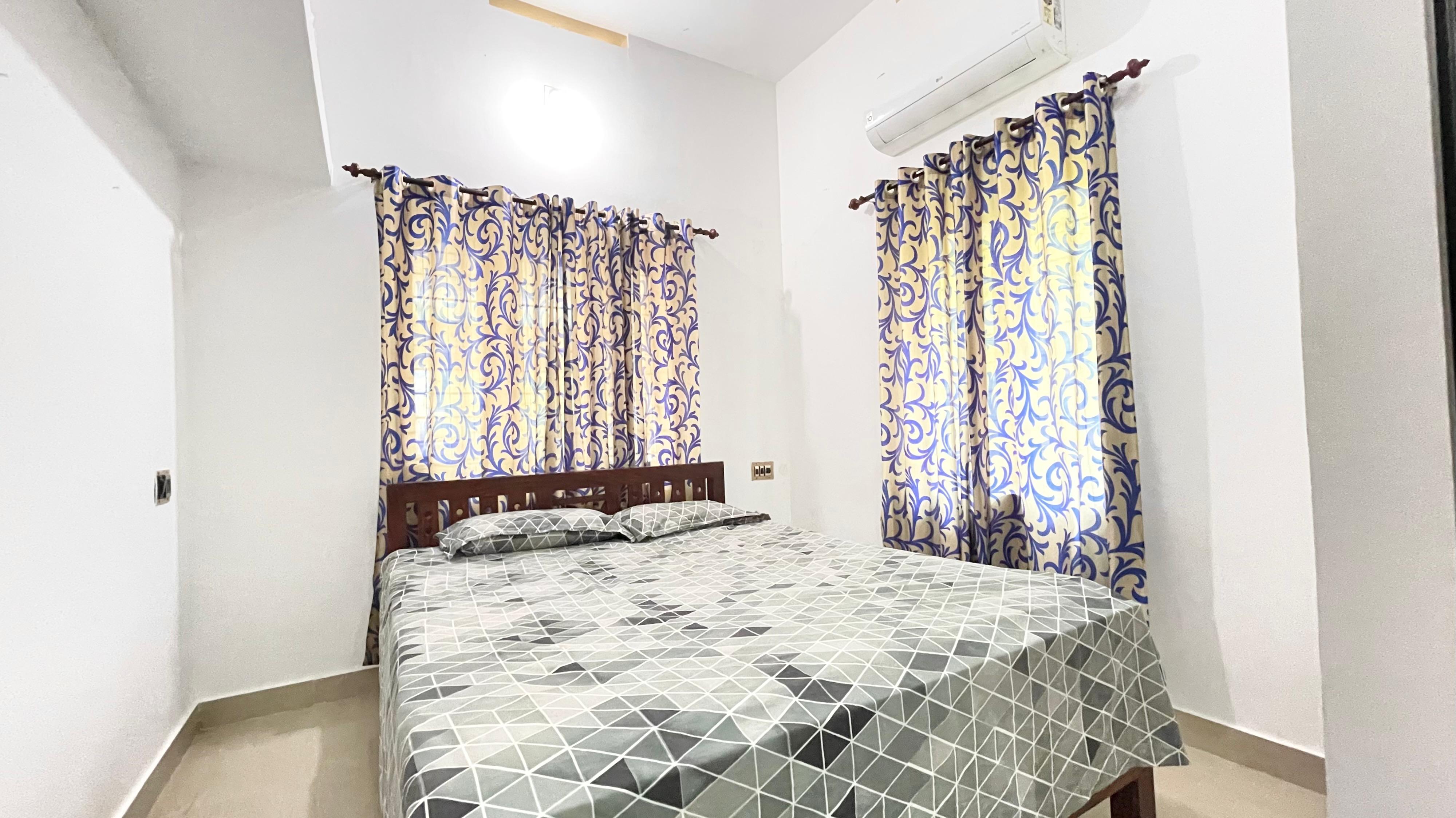 Hilltop Residency Home Stay Athirappilly - Tap to explore photos