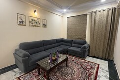 Shivangan Stays Floor 1