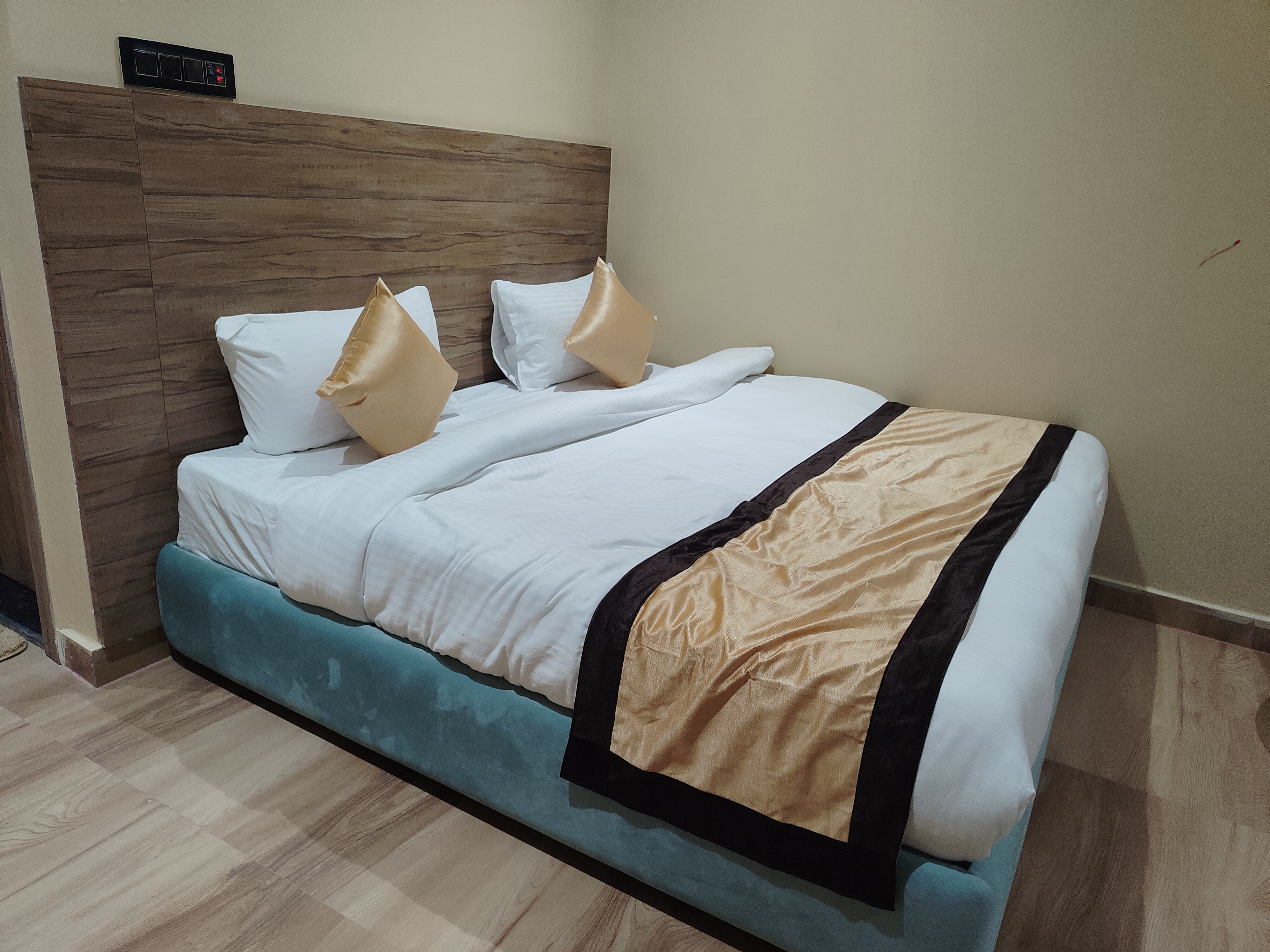 Hotel Velvet Sky & Resort (M/S Pawan Kumar Singh) - Tap to explore photos
