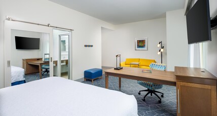 Hampton Inn & Suites Asheville Biltmore Village Room Type - 1KN STDO MIC FRIDG WTBR NS