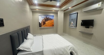 OM HOTEL  Room Type - Standard Double Bed Room