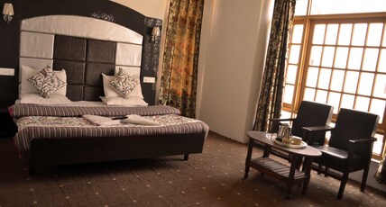 Hotel Al Azrah, Rajbagh Srinagar Room Type - Super Deluxe Room Hotel Al Azrah, Rajbagh Srinagar Room Type - Super Deluxe Room