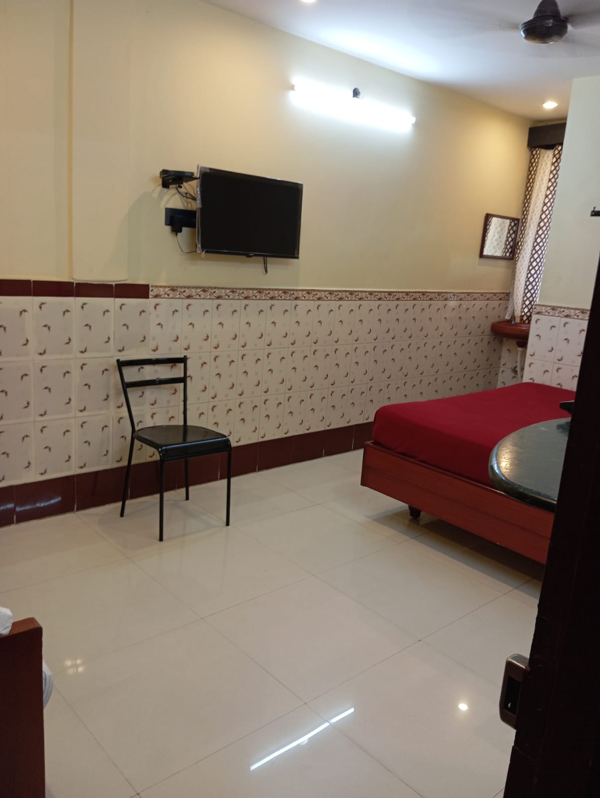 SRI LAKSHMI RESIDENCY PORUR - Tap to explore photos