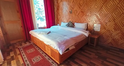 Peekaboo Homestay | Rooms & Kitchen Room Type - Deluxe Room with Balcony (Mountain View)