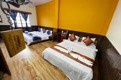 Family Guest House | Near Dashashwamedh Ghat