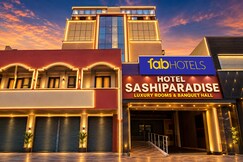 FabHotel Sashi Paradise