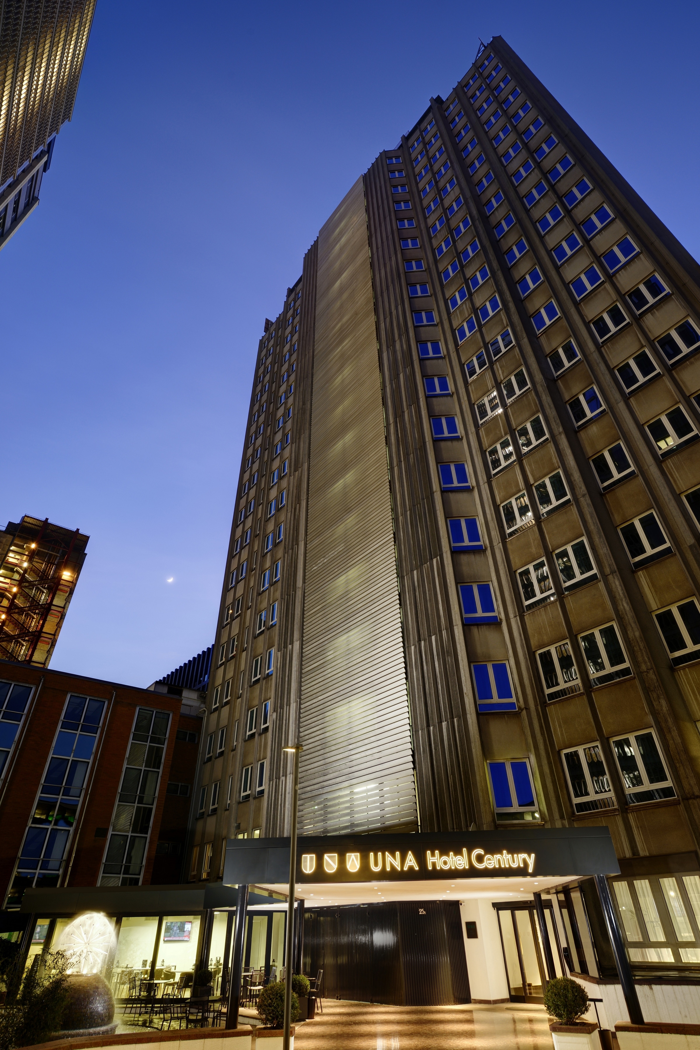 UNA Hotels Century Milano - Tap to explore photos
