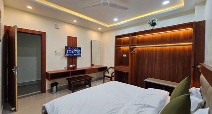 Hotel Sunrise Room Type - EXECUTIVE AC ROOM