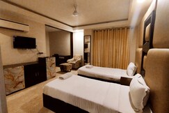 AARON HARIKANTA STAYZ  ( Rooms & Party )