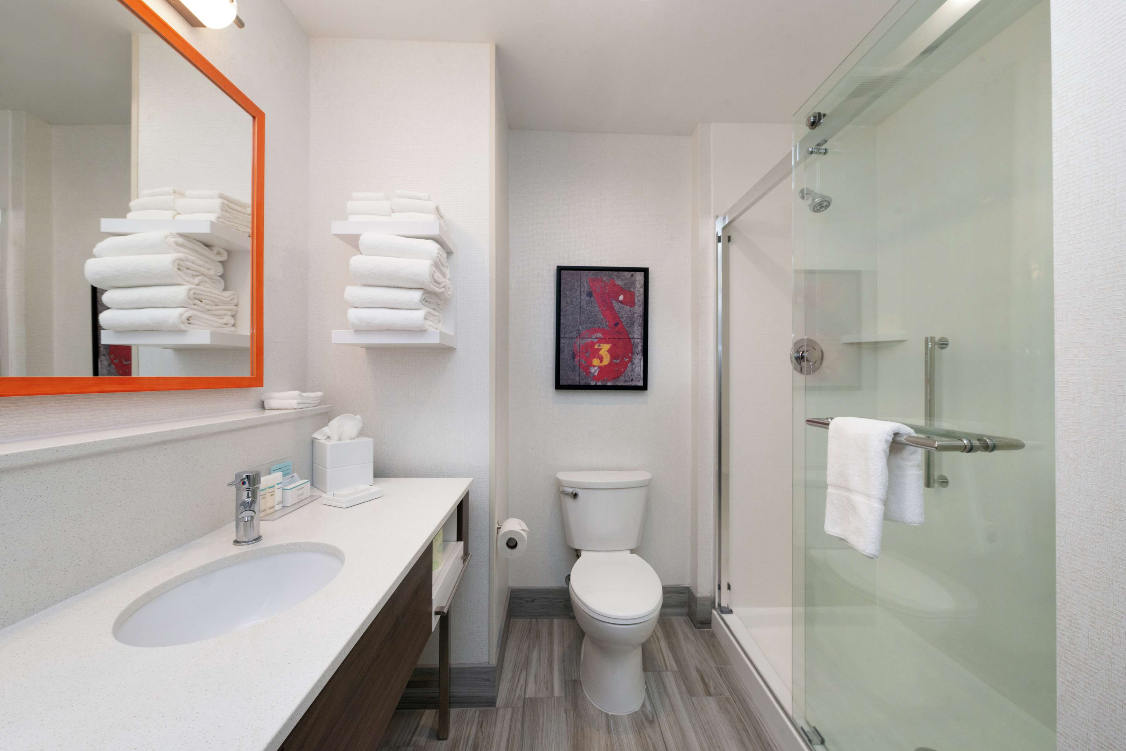 Hampton Inn & Suites by Hilton Buena Park - Tap to explore photos