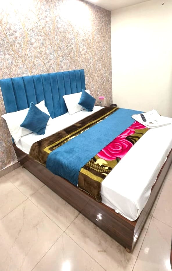 Hotel Karan palace- Paharganj - Tap to explore photos