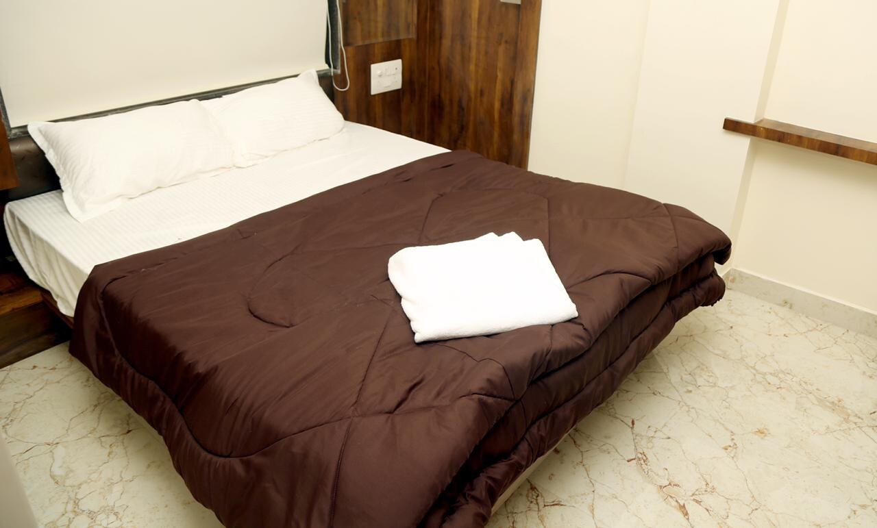 Hotel V7 - Tap to explore photos