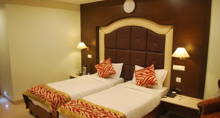 Hotel Sidharth Room Type - Deluxe Room (Kingsize Bed or Twin Bed)