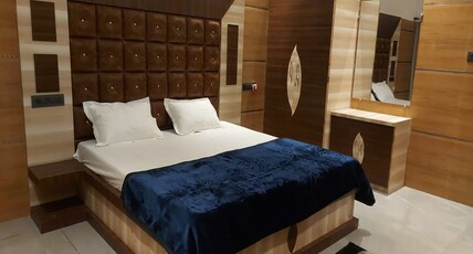 Hotel Heeramani Inn Room Type - Deluxe AC Room