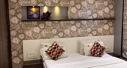 Amruta lodge Room Type - Suite Room with Projector Screen