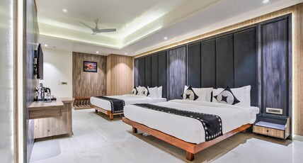 Clubhouse Hotel Ayodhya by CheckIn Room Type - FAMILY ROOMS WITH KING BED