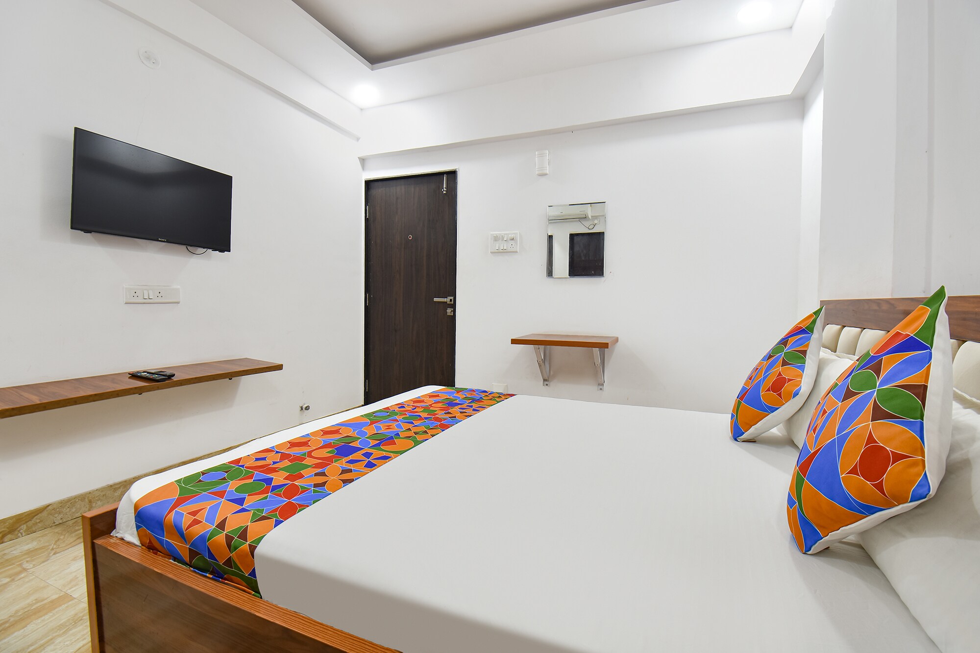 FabHotel Nexa Hinjewadi - Tap to explore photos