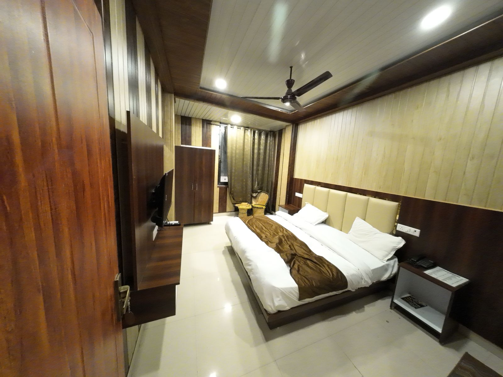 Dhanashree Homestay near Laxman Jhula - Tap to explore photos