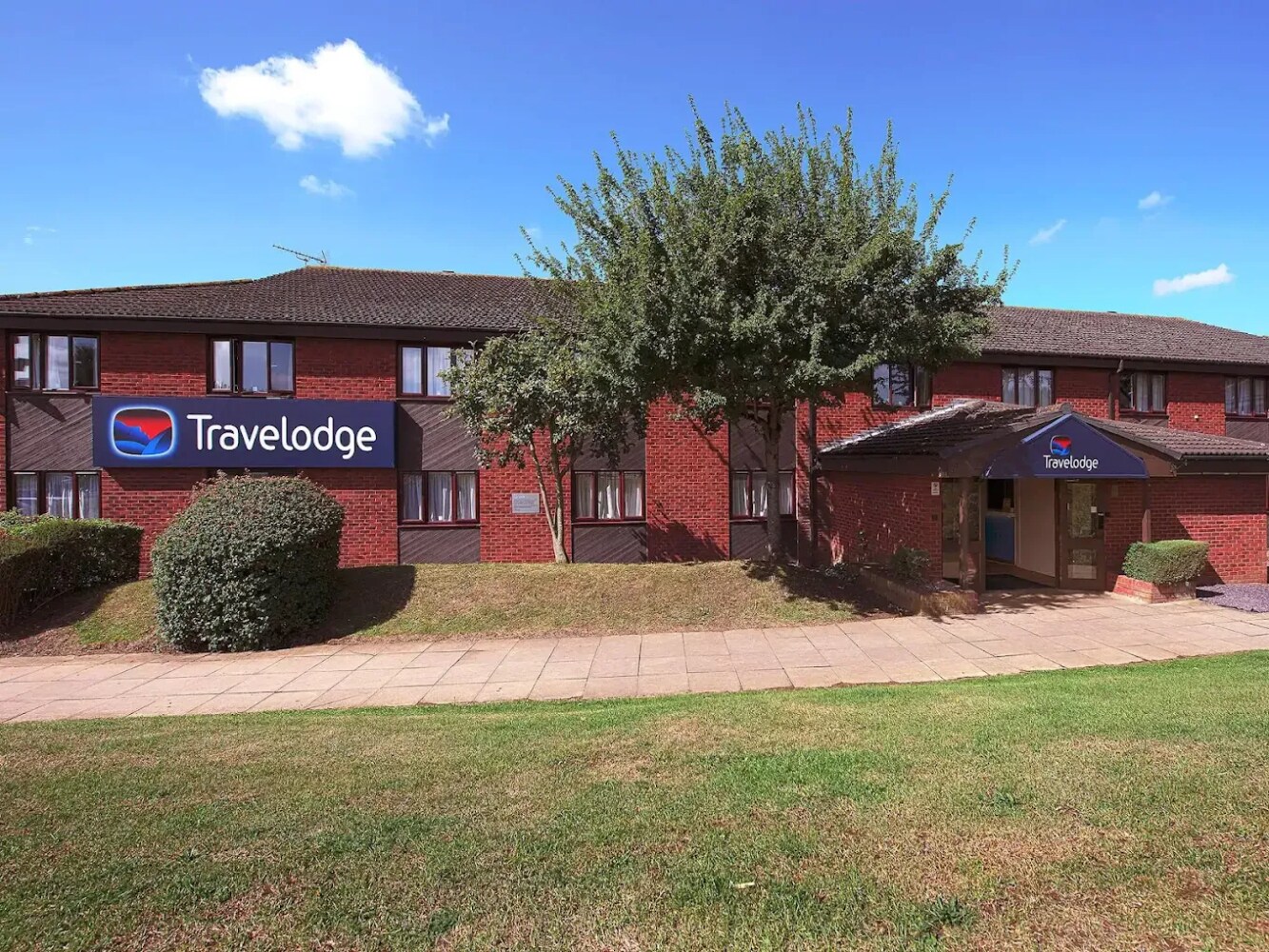 Travelodge Northampton Wootton - Tap to explore photos
