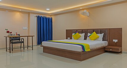 Itsy Hotels Kashi Grand, BHU Room Type - Deluxe Family Room