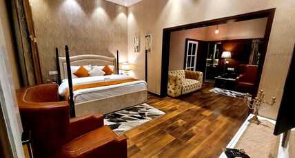 Victorian Elegance Luxury Stays Room Type - Victorian Garden Presidential Suite with Private Sitout