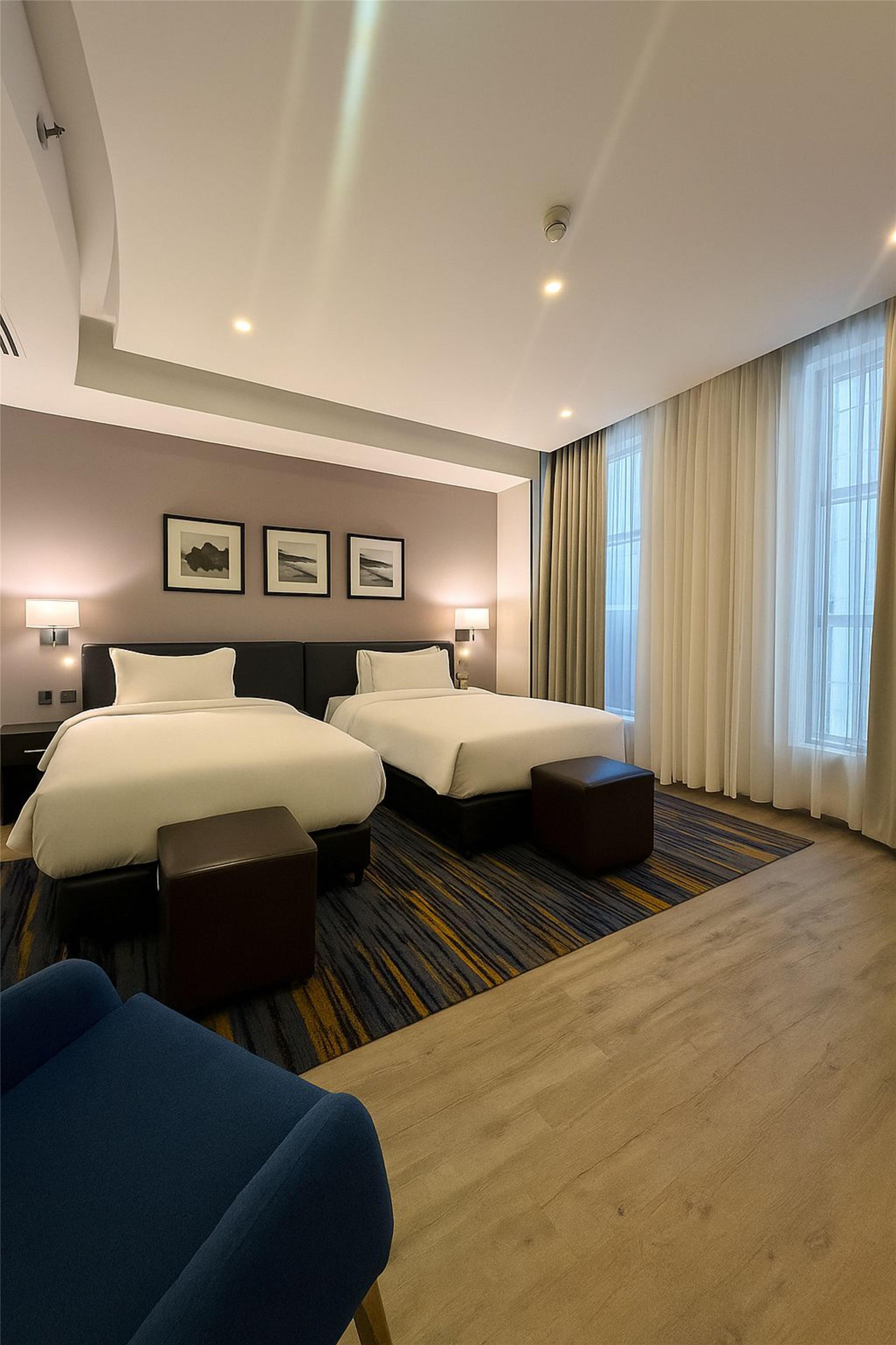 Radisson Blu Hotel, Jeddah Plaza - Tap to explore photos