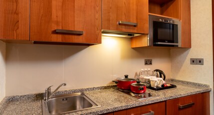 Holiday Inn Suites Kuwait Salmiya Room Type - Standard Room