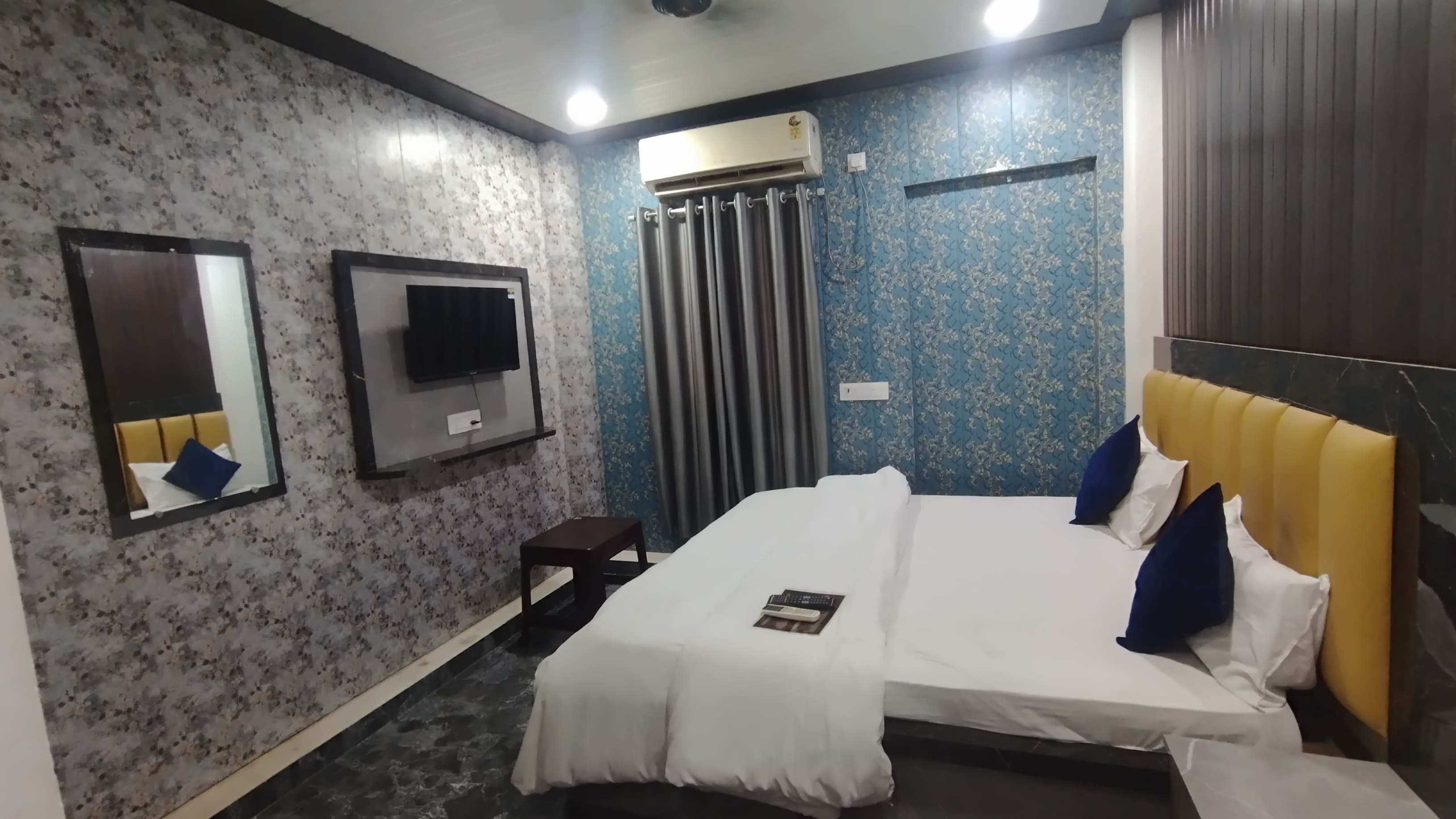 Ananya guest House - Tap to explore photos