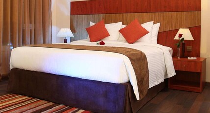 Best Western Plus Salmiya Room Type - 1 King Bed, Hairdryer, Mini Bar, Work Desk, Wi-Fi, Safe