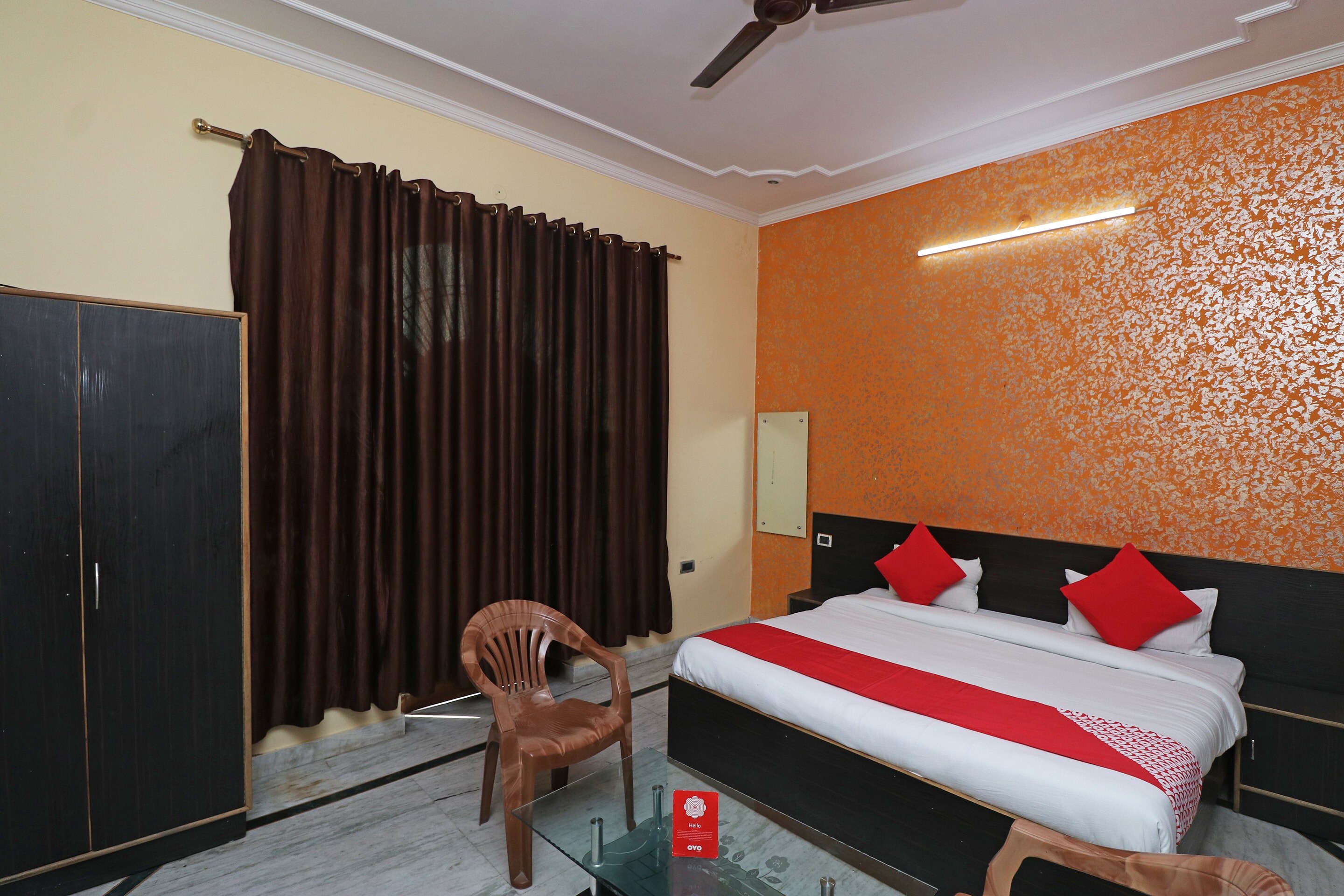 Hotel O Everest Inn - Tap to explore photos