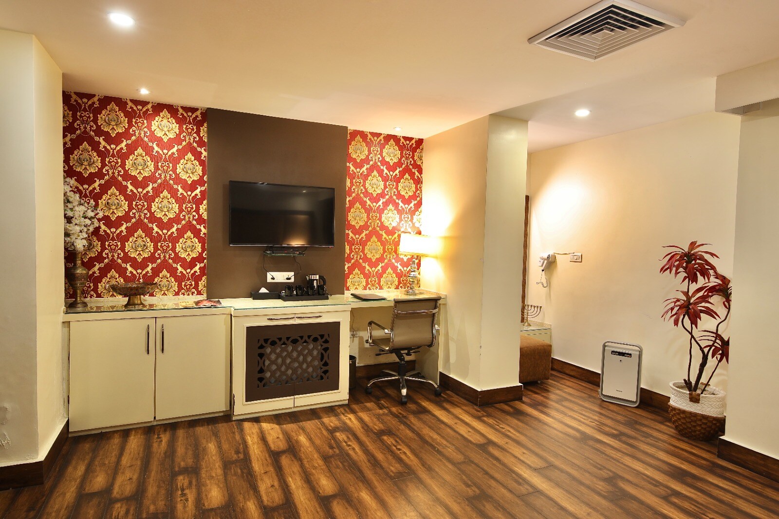 Hotel Harmony inn - Tap to explore photos