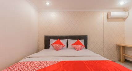 Dancenter Gunung Geulis Villagee Room Type - Indonesia Deluxe Double