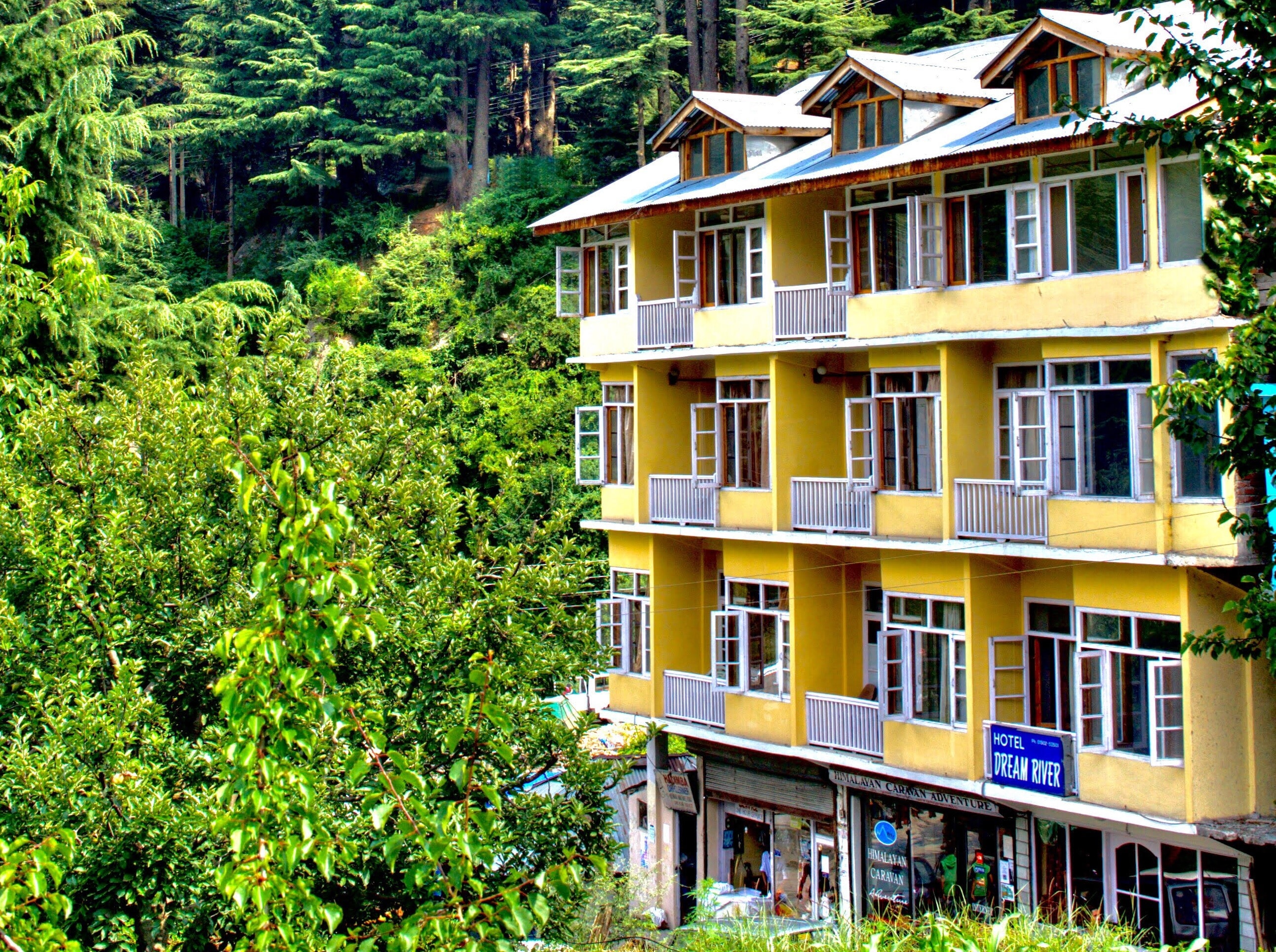 Hotel Dream River (Near Old Manali Cafes) - Tap to explore photos