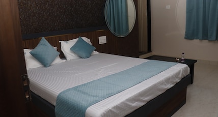 HOTEL SRI KRISHNA Room Type - Luxury AC Room