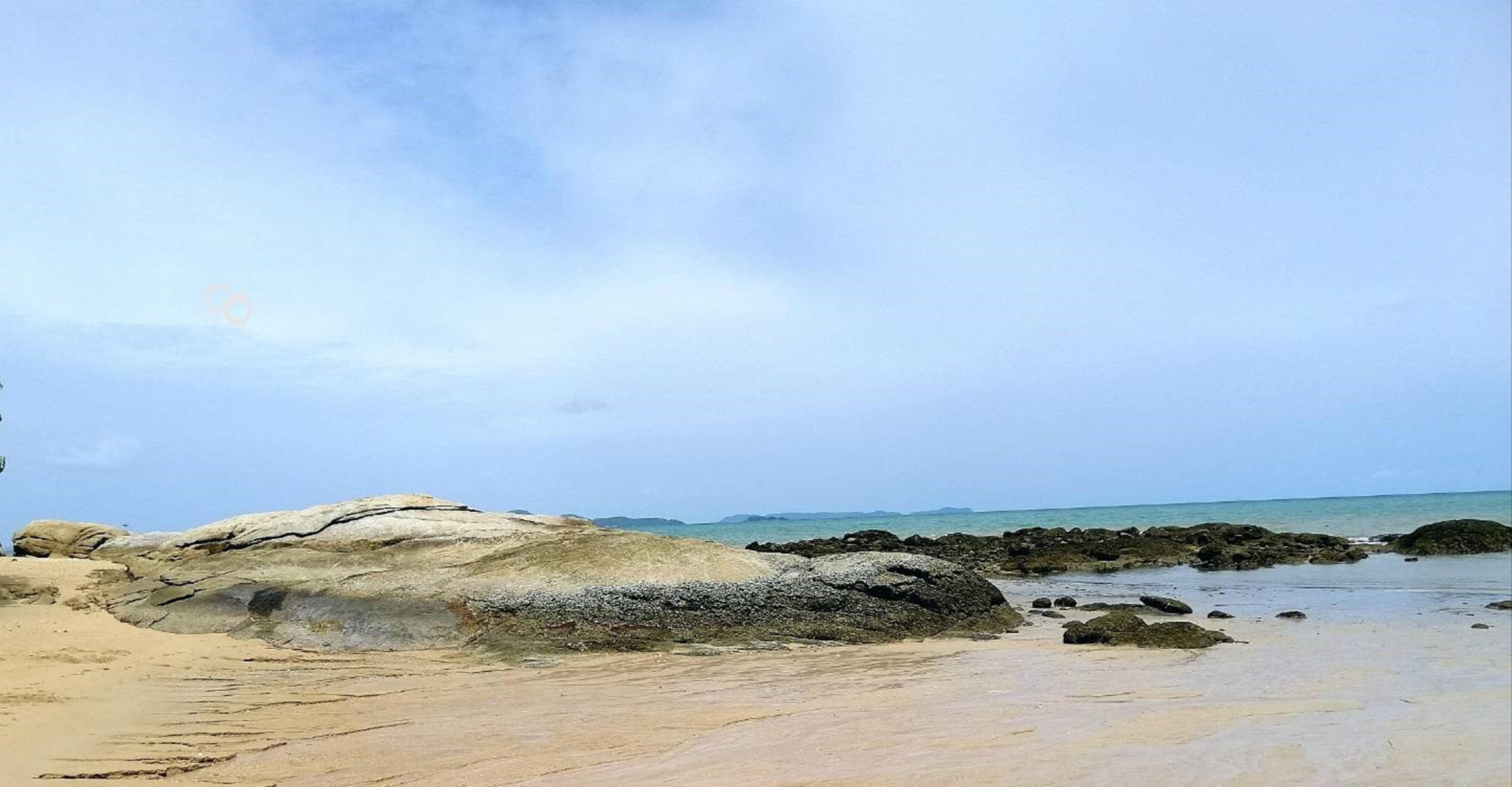 Authong Residence Pattaya - Tap to explore photos