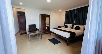 Naga's Hotel Satyavati Room Type - DELUXE ROOM WITH BATHTUB