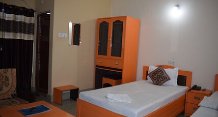 Hotel Siddarth Palace Room Type - Roof Top Party Glass Cottage