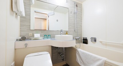 ANA Holiday Inn Sapporo Susukino Room Type - 2 Single Premium Smoking