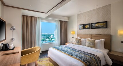 Royal Hometel Suites Dahisar Room Type - Deluxe Room - Large Bed
