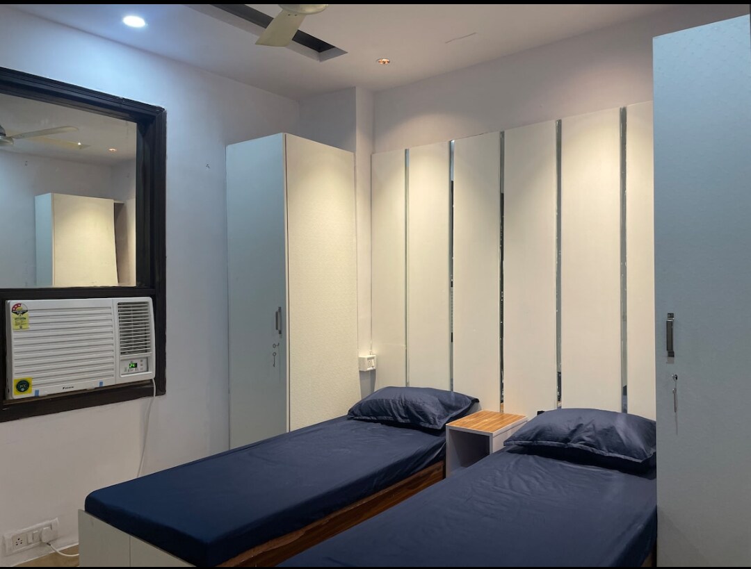 COZY 2BHK IN SOUTH DELHI - Tap to explore photos