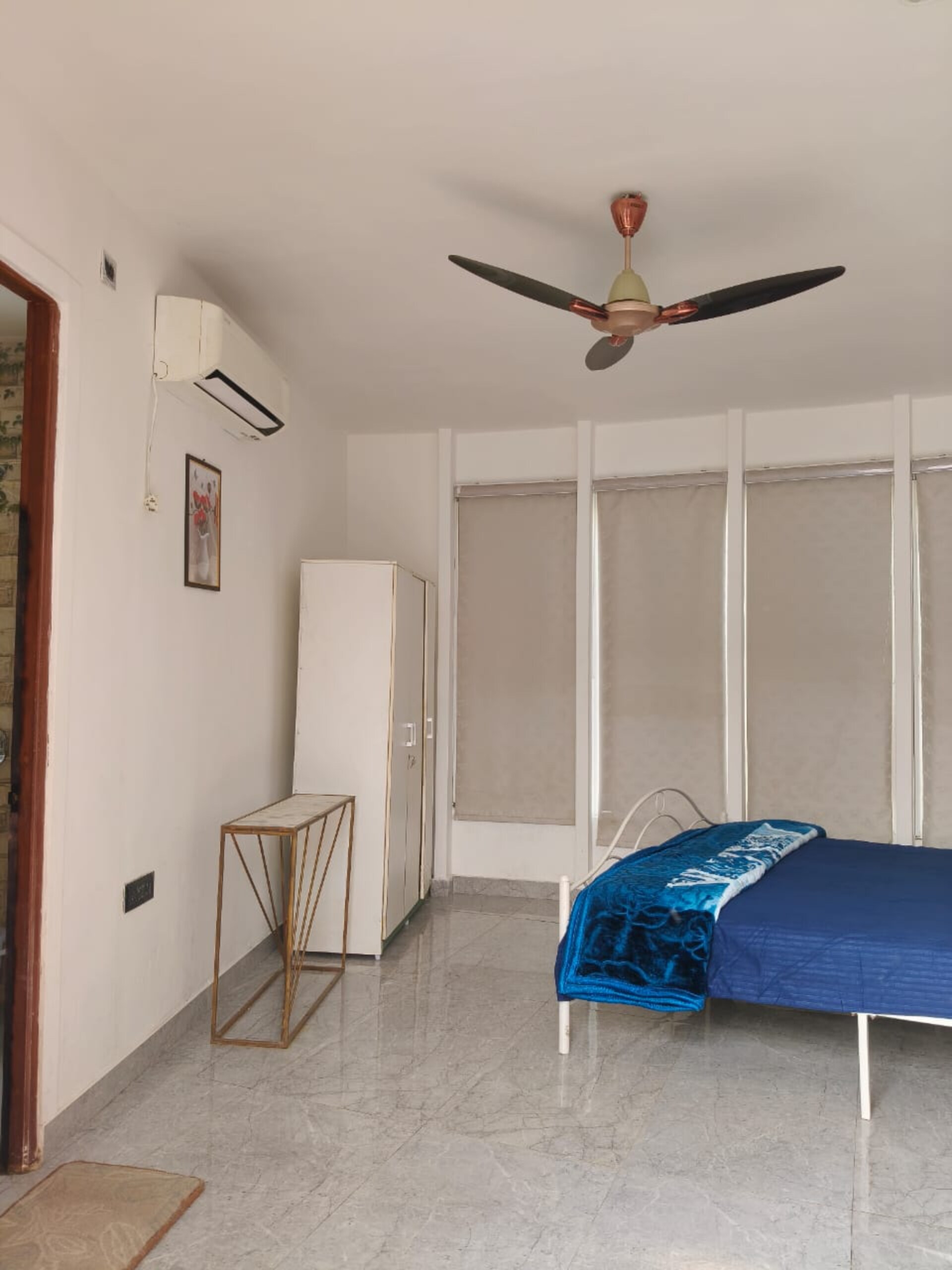 Hotel Wise-One Choice - Tap to explore photos