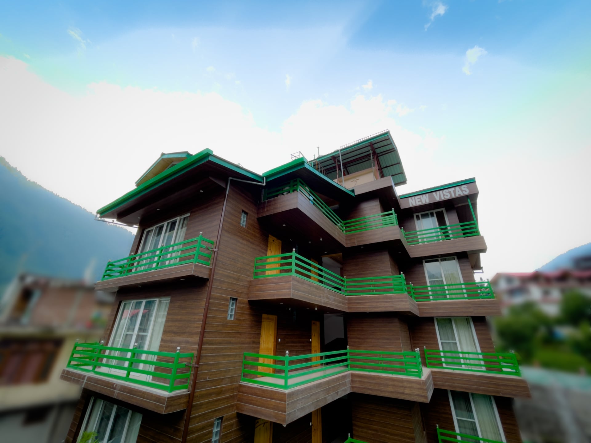 Vista Resort - Centrally Heated and Air cooled - Tap to explore photos