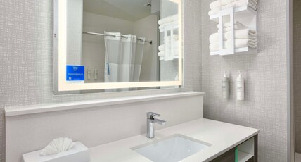 Hampton Inn & Suites by Hilton Dalhart Room Type - 2 QUEENS W  FRIDGE MICROWV