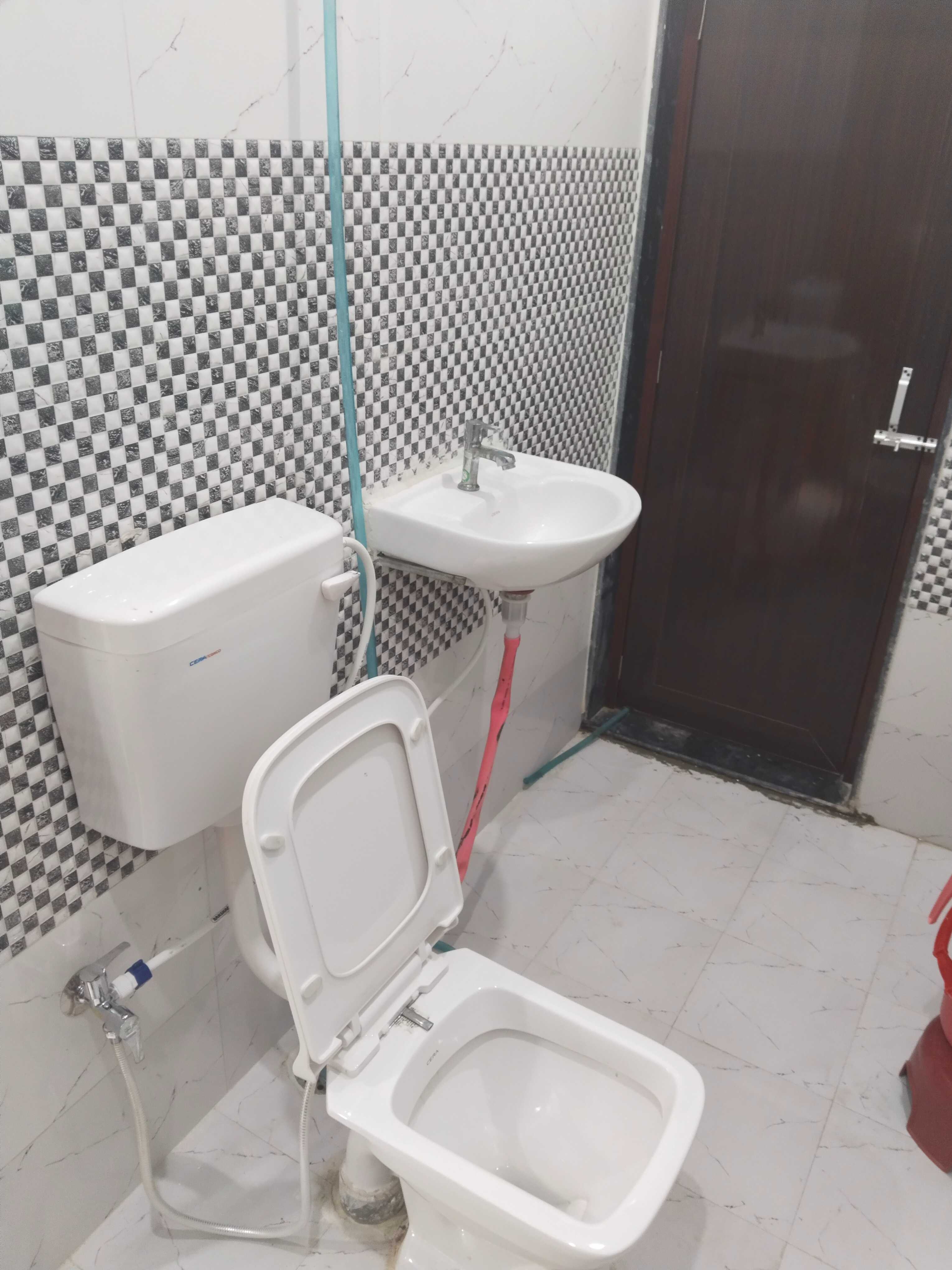 Hotel O New Jagrani palace - Tap to explore photos